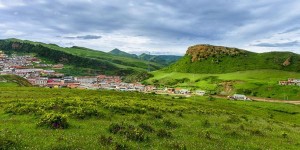 乌蒙大草原和阿西里西大草原哪个好玩（乌蒙大草原攻略旅游）