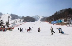 2024峨眉山雷洞坪滑雪场门票价格及开放时间（峨眉山雷洞坪滑雪场旅游门票价格开放）