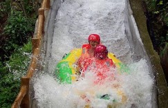 4泉水谷漂流门票多少钱（泉水谷漂流度假村门票旅游）