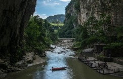 织金大峡谷和织金洞在一起吗（织金大峡谷攻略旅游）