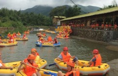 宁国南极漂流跟广德红岩溪哪个好玩（宁国南极漂流广德红岩溪旅游）